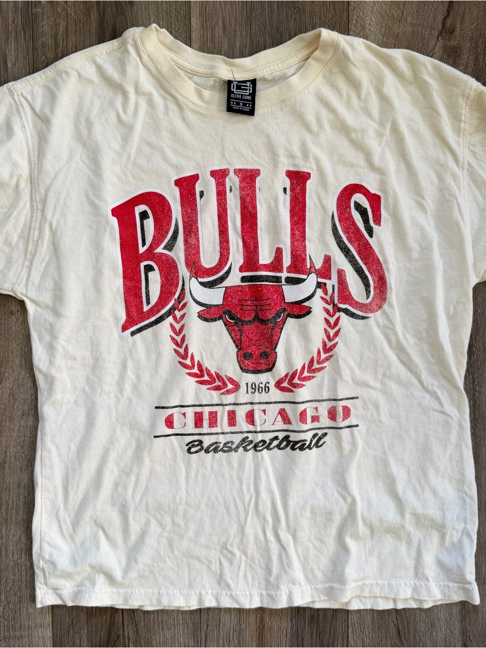 Vintage Chicago Bulls Short Sleeve Graphic Tee - White & Red